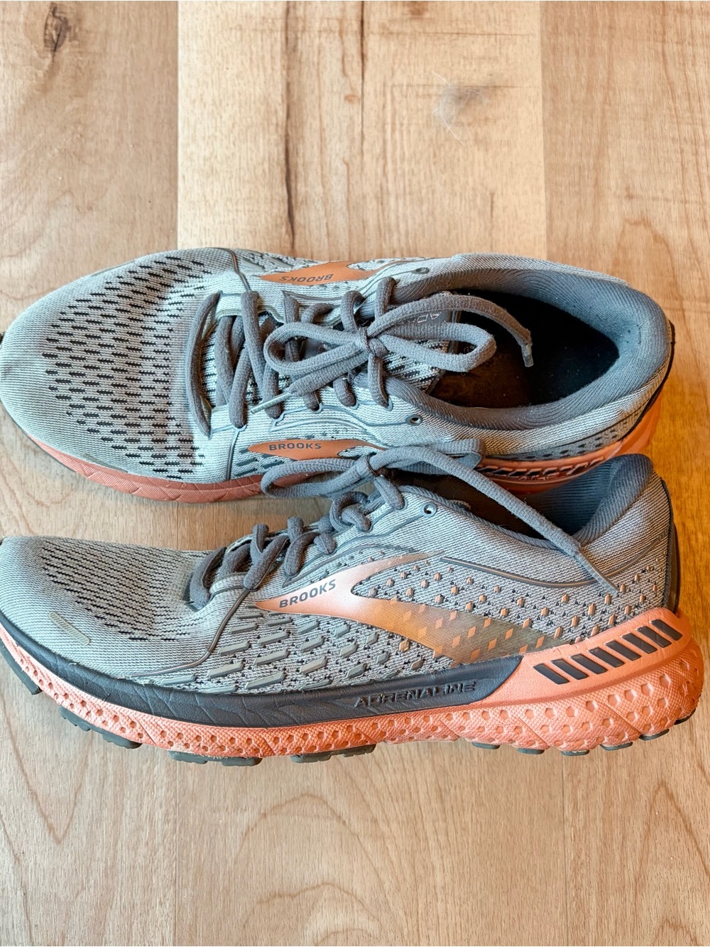 Brooks Women Adrenaline GTS 21 Running Shoes Size 9.5